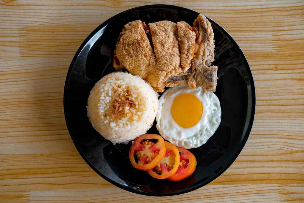 Queen’z Tapsi and Pares menu in Hermosa | ordermo